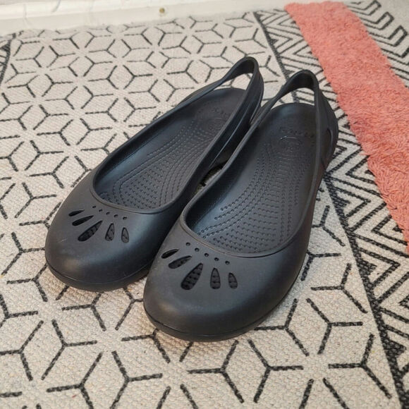 CROCS KADEE FLAT IN BLACK, SZ 10 - Picture 3 of 13